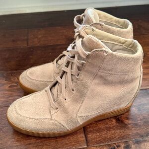 Sorel Out and About Wedge Boot suede Size 9